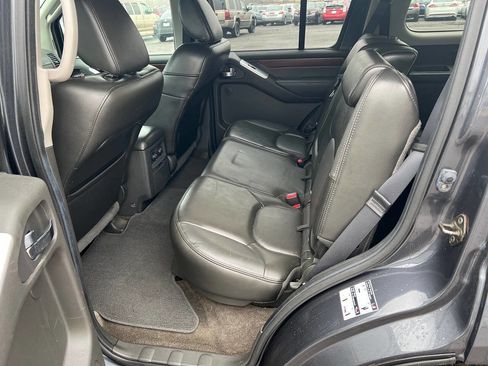 Used 2011 Nissan Pathfinder LE w/ Navigation Pkg image 26