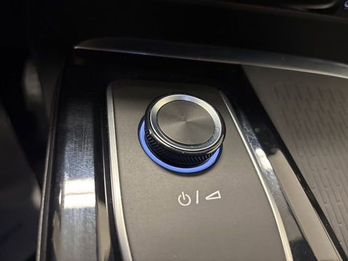 Used 2025 Buick Enclave Preferred image 27