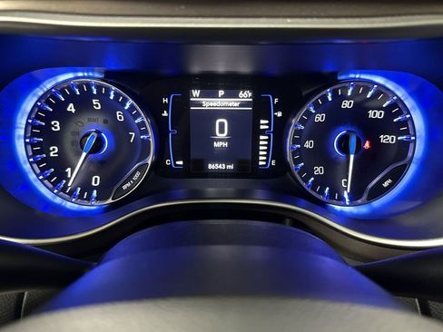 Used 2021 Chrysler Voyager Lxi FWD image 12