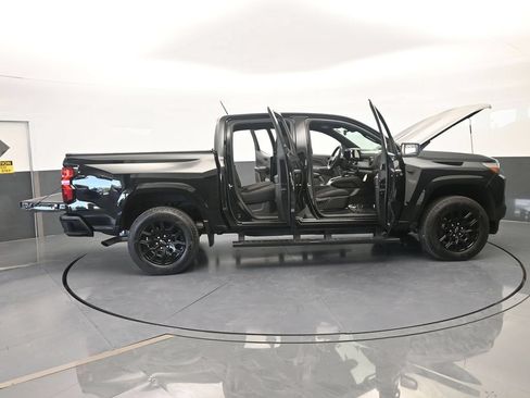 Used 2026 Chevrolet Colorado W/T w/ WT Custom Package RWD image 71