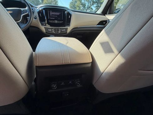 Used 2023 Chevrolet Traverse LS AWD/4WD image 11