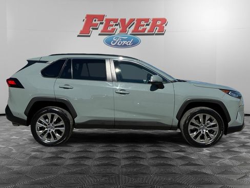 Used 2021 Toyota RAV4 XLE Premium FWD image 6