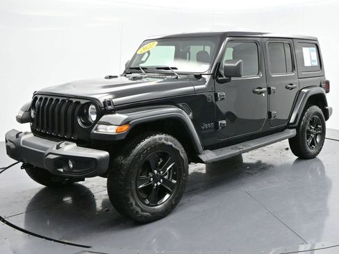 Used 2022 Jeep Wrangler Unlimited Sahara image 3