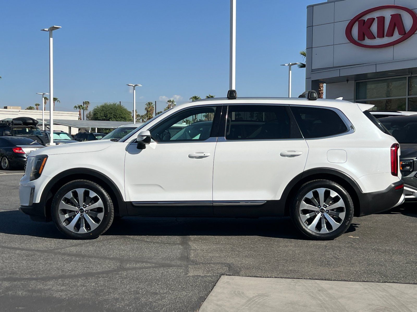 Used 2020 Kia Telluride EX w/ EX Premium Package FWD image 6