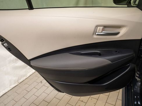 Used 2025 Toyota Corolla XLE image 10