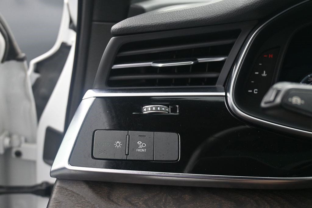 Used 2021 Audi Q7 3.0T Premium Plus w/ Premium Plus Package AWD/4WD image 24