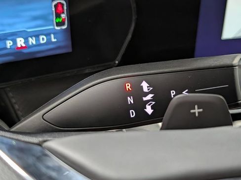 New 2027 Chevrolet Equinox LT w/ Convenience Package II FWD image 22