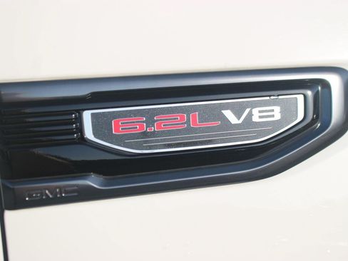 Used 2021 GMC Sierra 1500 AT4 w/ AT4 Value Package AWD/4WD image 10