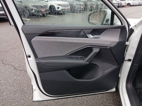 New 2026 Volkswagen Tiguan S image 10