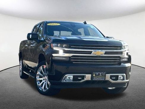 Used 2021 Chevrolet Silverado 1500 High Country w/ Technology Package image 2