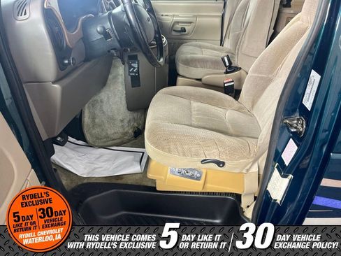 Used 1999 Ford E-150 and Econoline 150 RWD image 11
