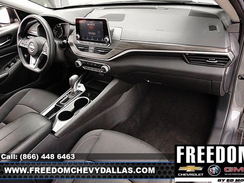 Used 2024 Nissan Altima 2.5 SV FWD image 8