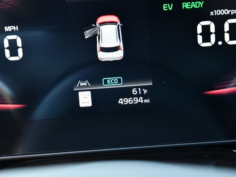 Used 2023 Kia Niro EX Touring image 12