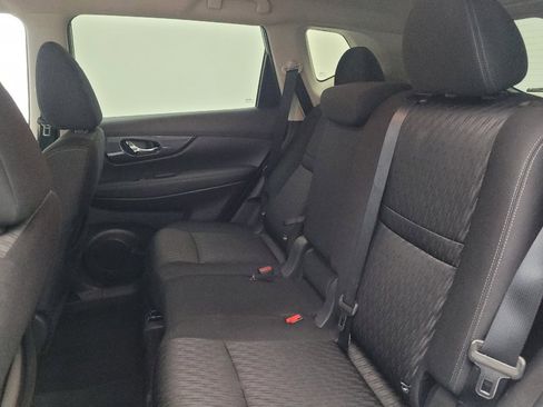 Used 2019 Nissan Rogue SV FWD image 18