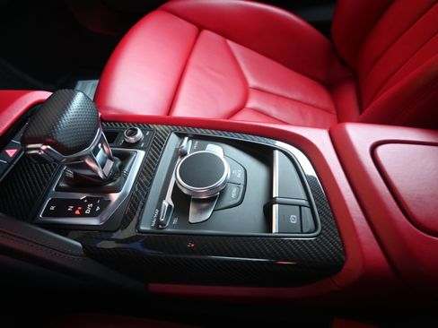 Used 2018 Audi R8 V10 w/ Premium Package RWD image 64
