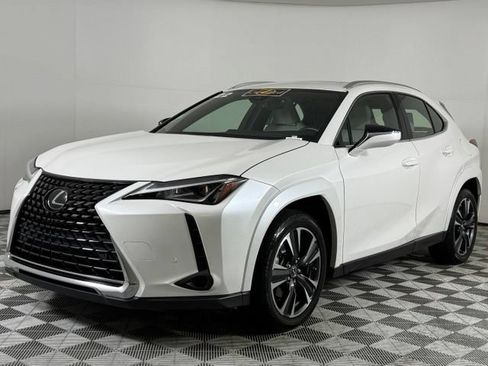 Used 2022 Lexus UX 200 w/ Premium Package FWD image 2
