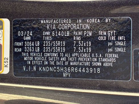 Used 2024 Kia Carnival EX image 31