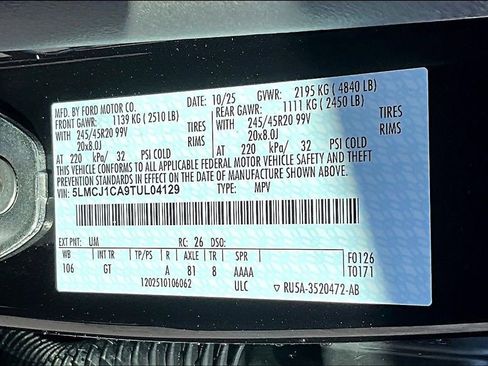 New 2026 Lincoln Corsair Premiere image 13