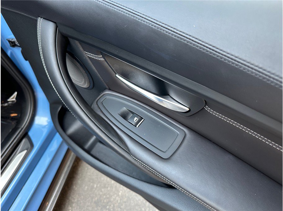Used 2016 BMW M3 RWD image 17