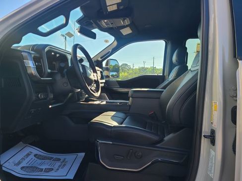 New 2026 Ford F250 Platinum image 3