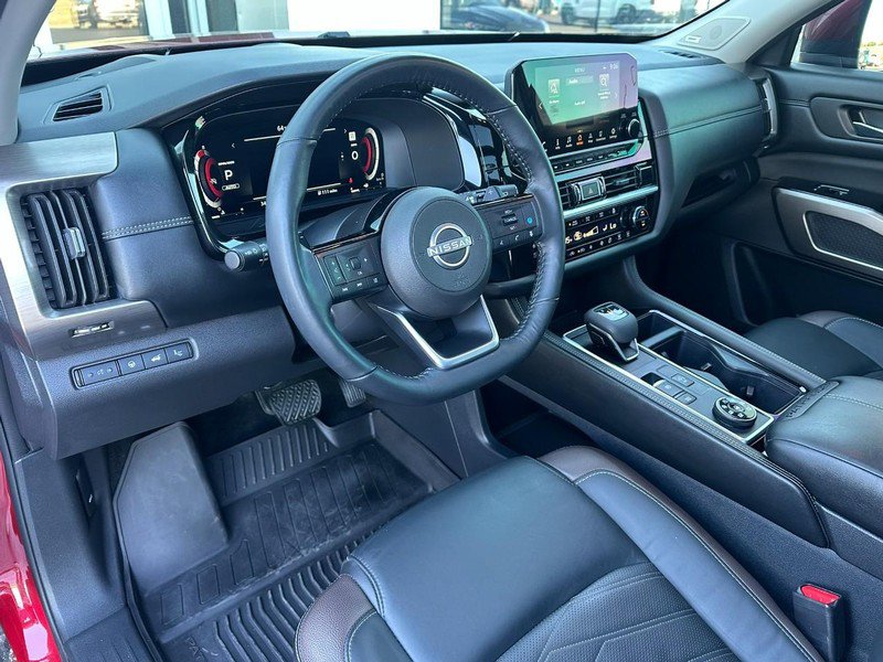 Used 2024 Nissan Pathfinder Platinum AWD/4WD image 12