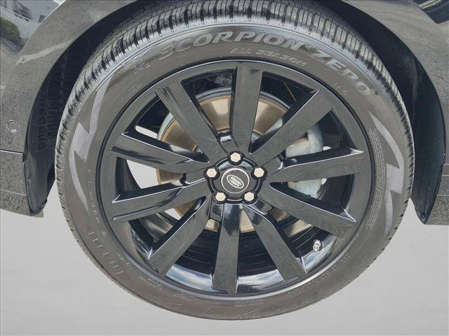 Used 2018 Land Rover Range Rover Velar R-Dynamic SE AWD/4WD image 23