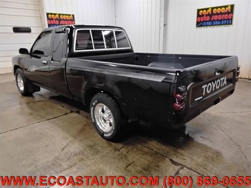 Used 1993 Toyota Pickup Deluxe image 6