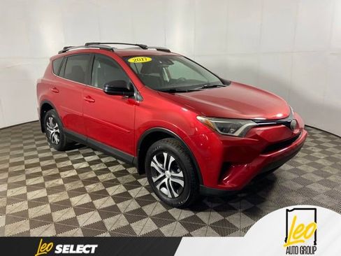 Used 2017 Toyota RAV4 LE w/ Carpet Mat Package AWD/4WD image 4