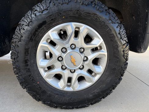 Used 2023 Chevrolet Silverado 2500 LT w/ Convenience Package image 31