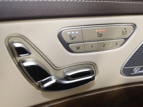 Used 2015 Mercedes-Benz S 550 4MATIC Sedan image 8