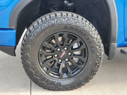 Used 2022 GMC Sierra 1500 AT4X image 18