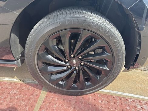Used 2020 Lincoln Navigator L Reserve w/ Equipment Group 208A Reserve AWD/4WD image 6