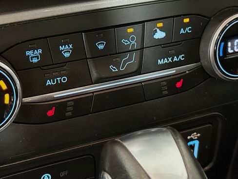 Used 2018 Ford EcoSport SE w/ SE Convenience Package image 25