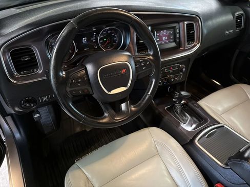 Used 2015 Dodge Charger SE w/ Sport Appearance Group image 20