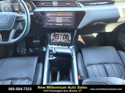 Used 2024 Audi Q8 e-tron Prestige w/ Prestige Package image 14