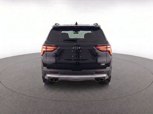 Used 2025 Chevrolet Traverse Z71 w/ Enhanced Driving Package AWD/4WD image 6