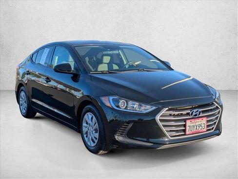 Used 2017 Hyundai Elantra SE image 3