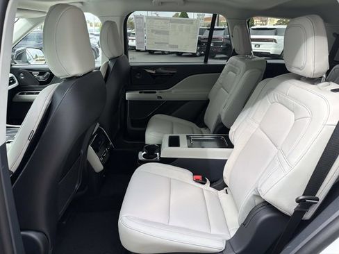 New 2026 Lincoln Aviator Reserve image 16