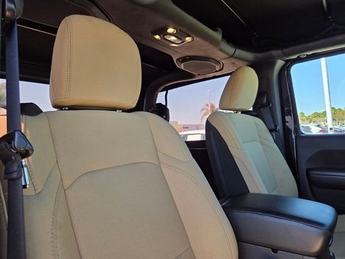 Used 2019 Jeep Wrangler Sport image 11