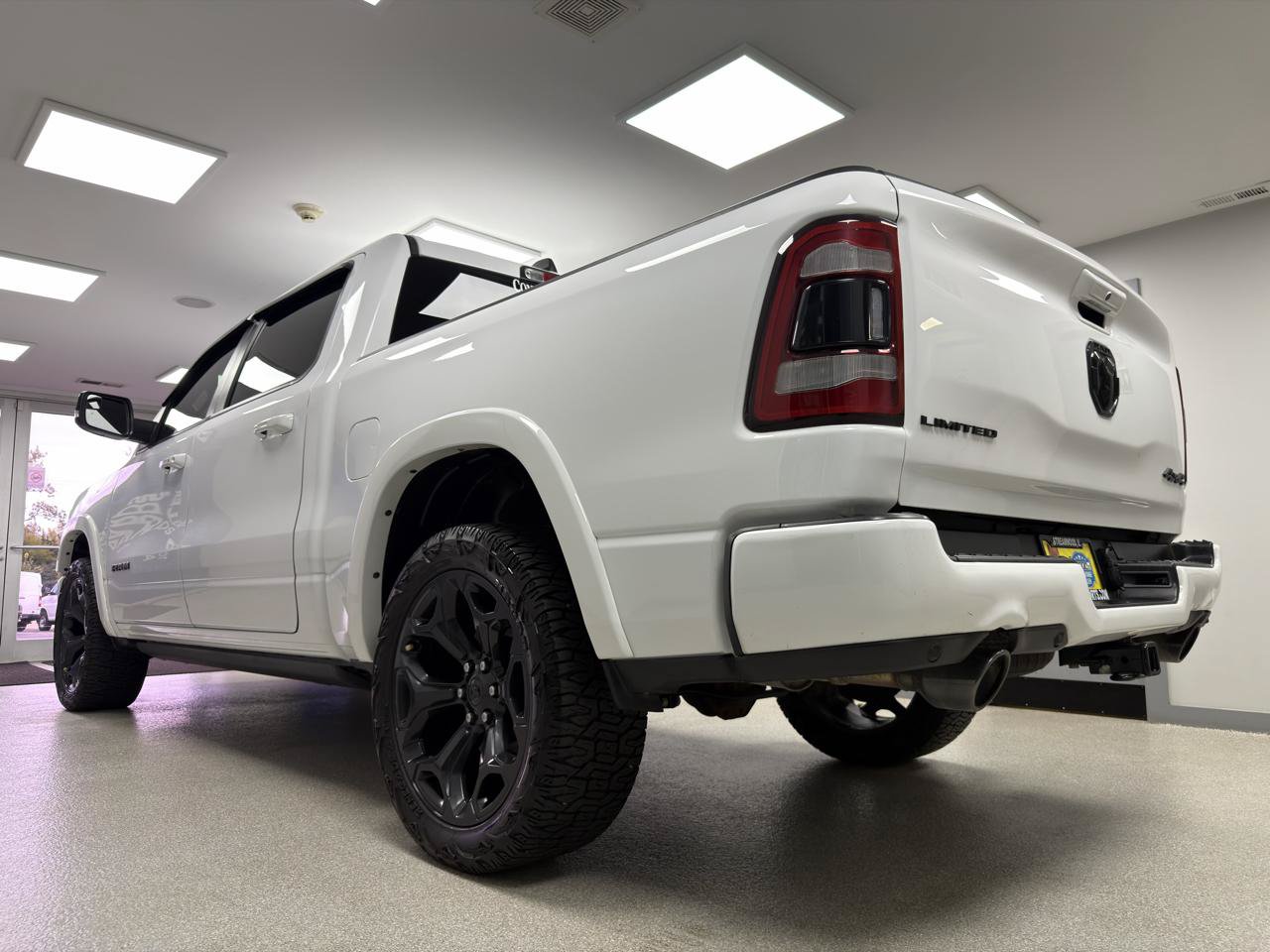 Used 2022 RAM 1500 Limited w/ Night Edition AWD/4WD image 5