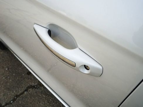 Used 2016 Lincoln MKX Premiere image 9