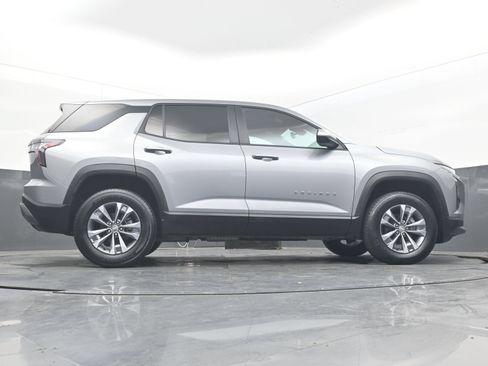 Used 2025 Chevrolet Equinox LT FWD image 31