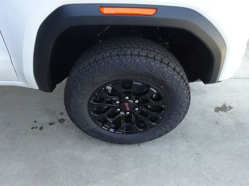 New 2026 GMC Canyon Elevation w/ Convenience Package RWD image 10