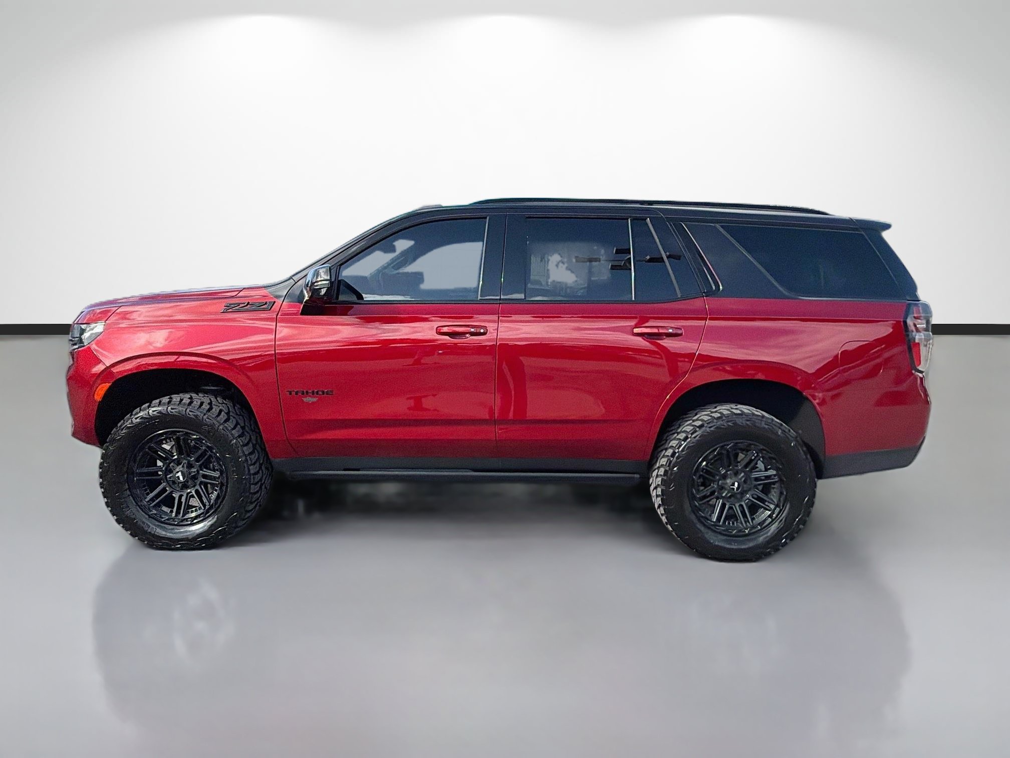 Used 2022 Chevrolet Tahoe Z71 w/ Luxury Package AWD/4WD image 6