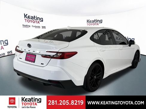 Used 2026 Toyota Camry SE FWD image 13
