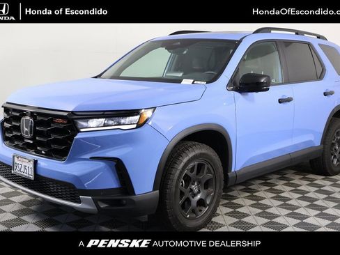 Used 2025 Honda Pilot TrailSport image 1