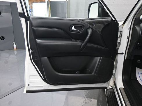 Used 2024 INFINITI QX80 Luxe RWD image 12