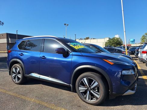 Used 2023 Nissan Rogue Platinum w/ Platinum Premium Package image 3