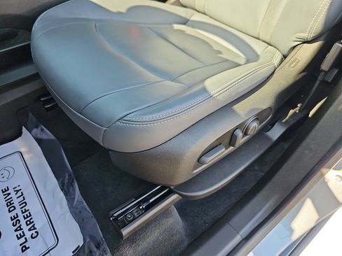 Used 2023 Buick Enclave Essence w/ Experience Buick Package FWD image 28