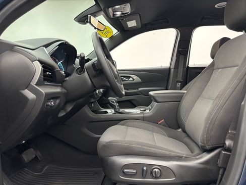 Used 2023 Chevrolet Traverse LT FWD image 17